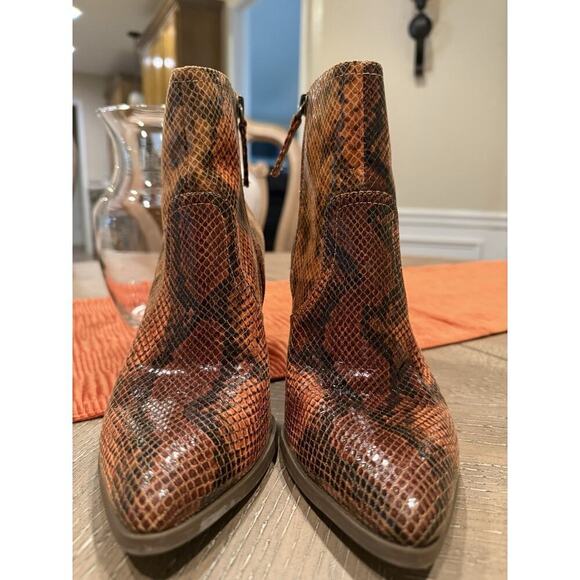Scoop Women's Faux Snake Print Ankle Booties Size 8 - Picture 3 of 9